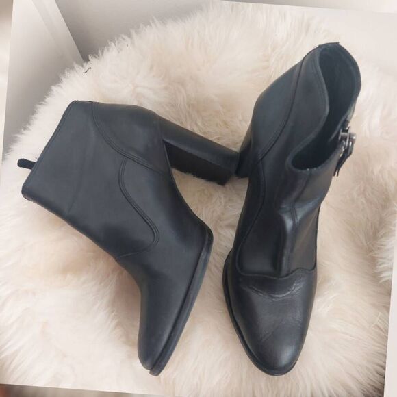 UGG Delores Stacked 3.5" Heel Ankle Boots - Black Size 9 Classic - Picture 5 of 13